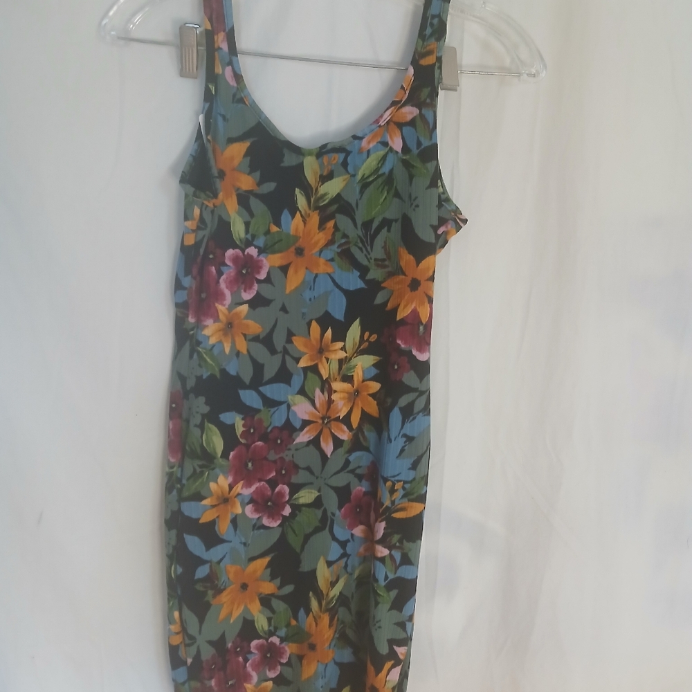 Tropical dress green
